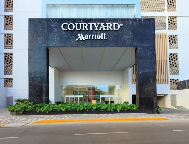 Courtyard Mazatlan Beach Resort hotel detail image 3