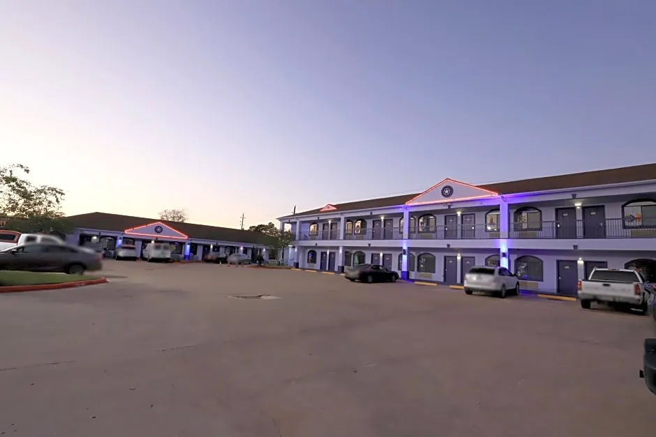 Scottish Inn And Suites Houston-Jones Road hotel hero