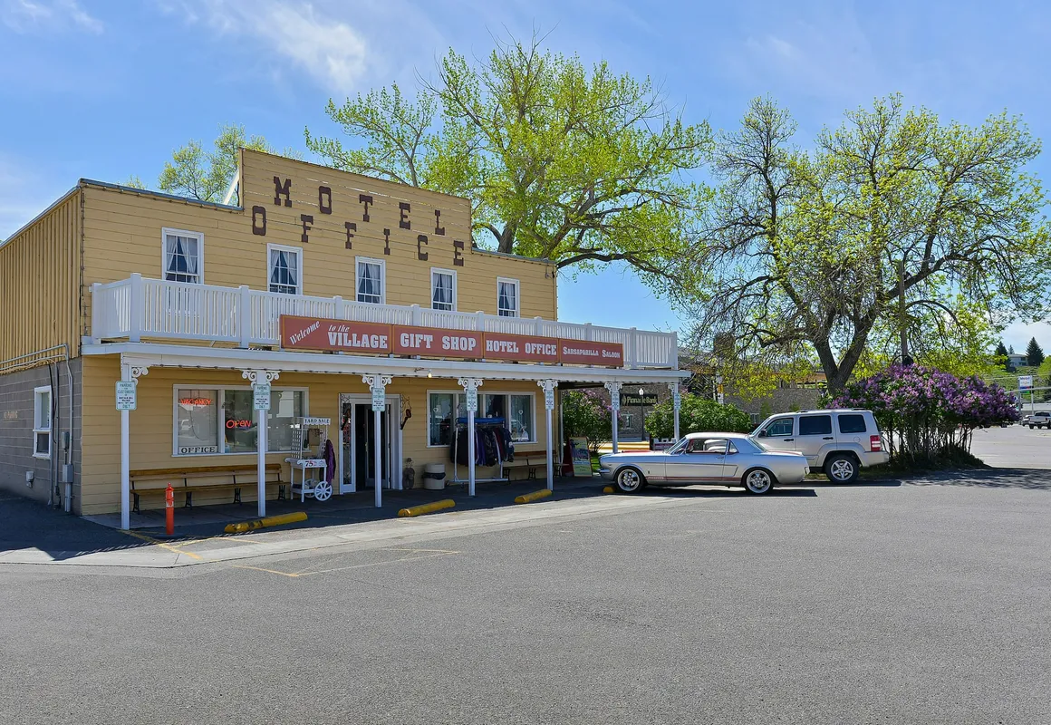 Buffalo Bill (Cabins) Village hotel hero