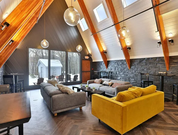 The Birch Ridge: Owner's Suite #5 - Queen/sofa Bed Suite In Killington. Hot Tub. Renovated. 1 Bedroom Home hotel detail image 4