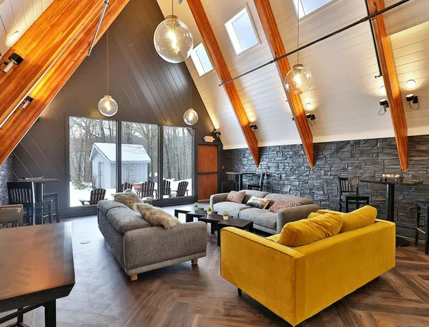 The Birch Ridge: Owner's Suite #5 - Queen/sofa Bed Suite In Killington. Hot Tub. Renovated. 1 Bedroom Home hotel detail image 4