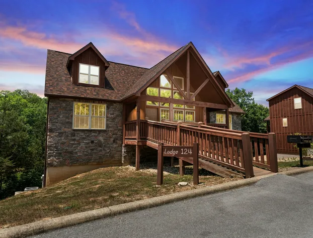 Timeless Memories Lodge - Sleeps 14 Home hotel detail image 2