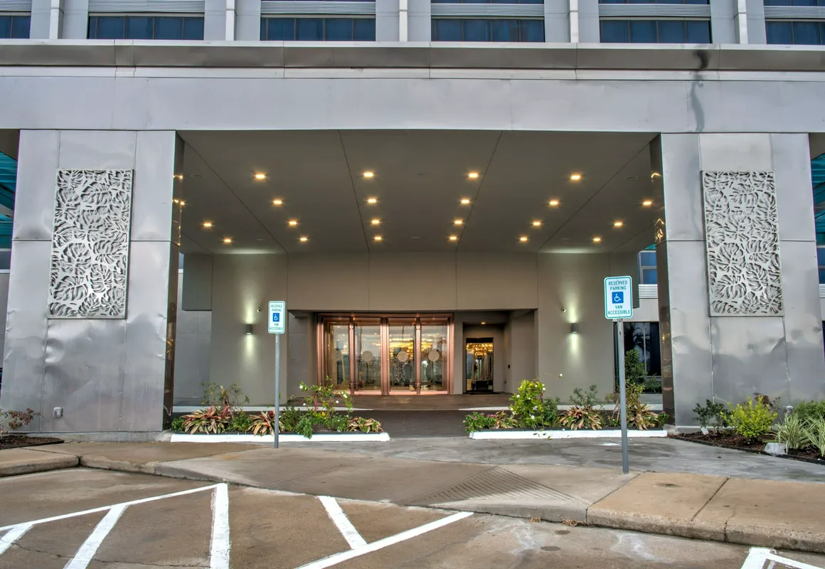 DoubleTree by Hilton Houston Brookhollow hotel hero