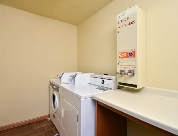 Duluth Inn & Suites Near Spirit Mountain hotel detail image 2