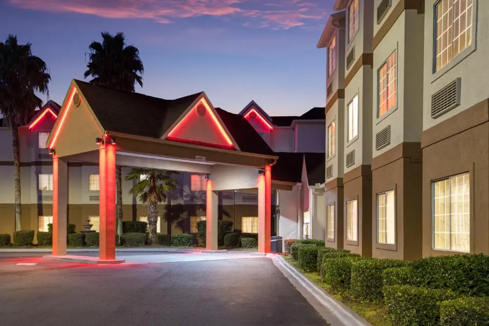 Red Roof Inn PLUS+ & Suites Savannah - I-95 hotel hero