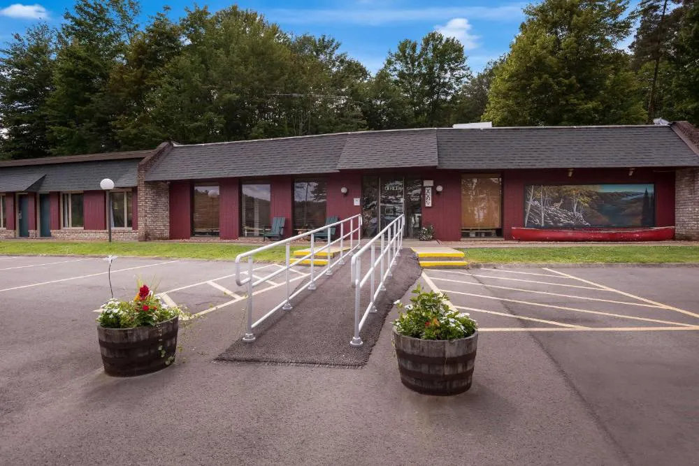 Travelodge By Wyndham Emlenton hotel hero