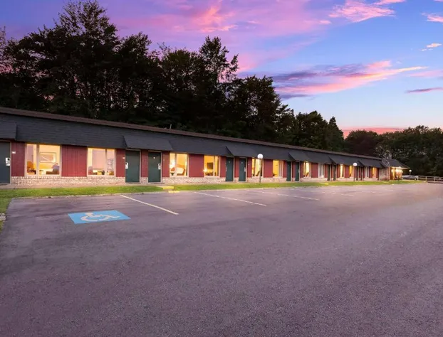 Travelodge By Wyndham Emlenton hotel detail image 1