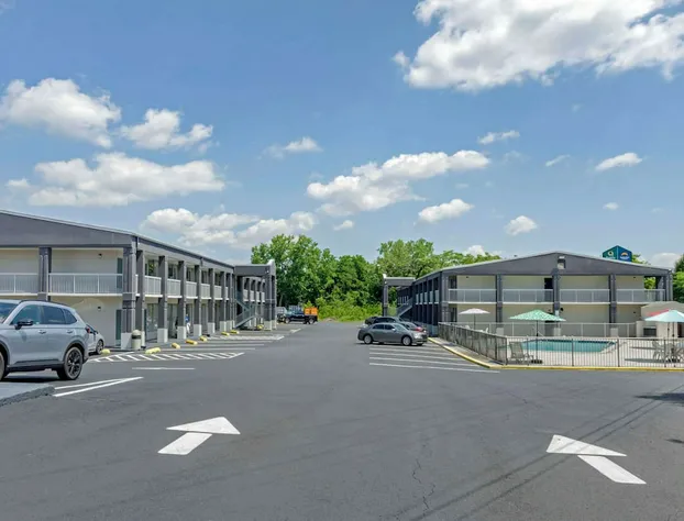 Suburban Studios Verona - Staunton North hotel detail image 1