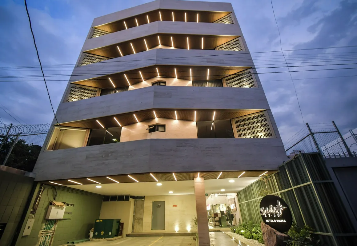 Expo Satelite 2750 Hotel & Suites hotel hero