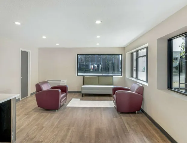 Comfort Inn Kansas City Midtown hotel detail image 3