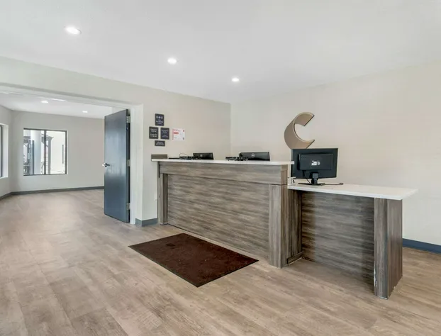 Comfort Inn Kansas City Midtown hotel detail image 4