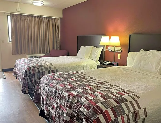 Travelodge by Wyndham Holland/Toledo hotel detail image 3