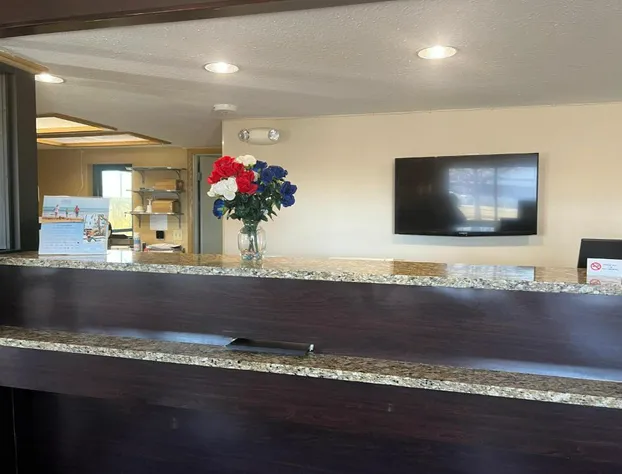 Travelodge by Wyndham Holland/Toledo hotel detail image 2