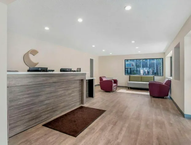 Comfort Inn Kansas City Midtown hotel detail image 3