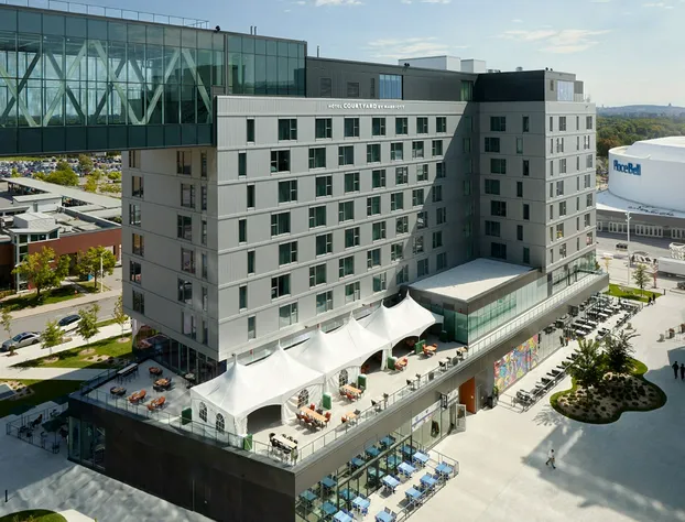 Courtyard By Marriott Montreal Laval hotel detail image 1