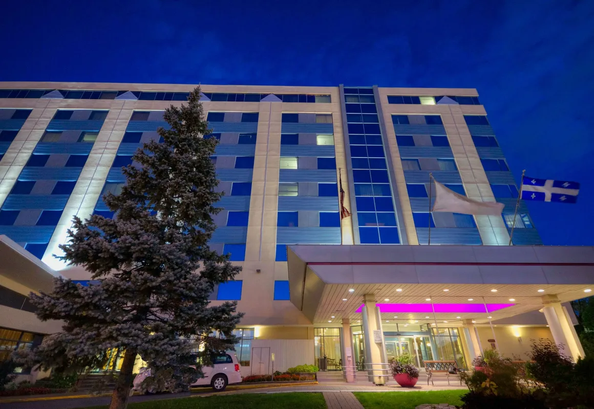 Armon Plaza Montreal Airport hotel hero