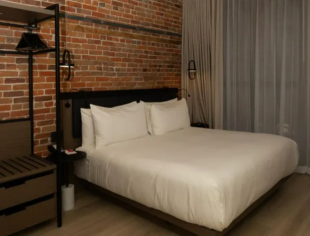 Le Petit Hôtel Vieux-Montréal | Notre-Dame hotel detail image 2