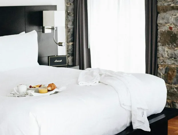 Le Petit Hôtel Vieux-Montréal | Notre-Dame hotel detail image 1