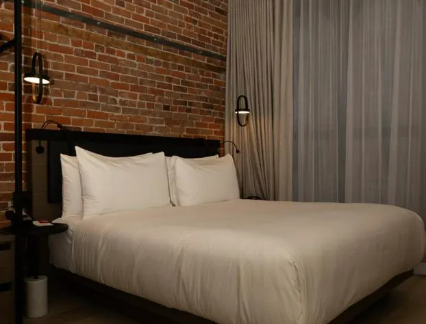 Le Petit Hôtel Vieux-Montréal | Notre-Dame hotel detail image 4