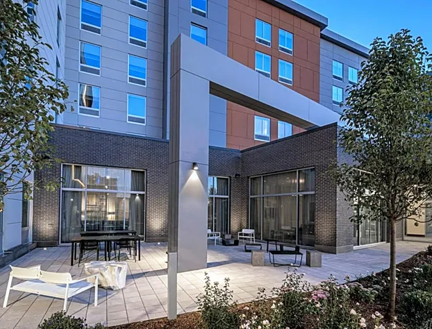 Hampton Inn Boston Woburn hotel detail image 4