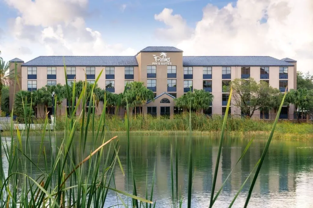 The Palms Inn & Suites hotel hero