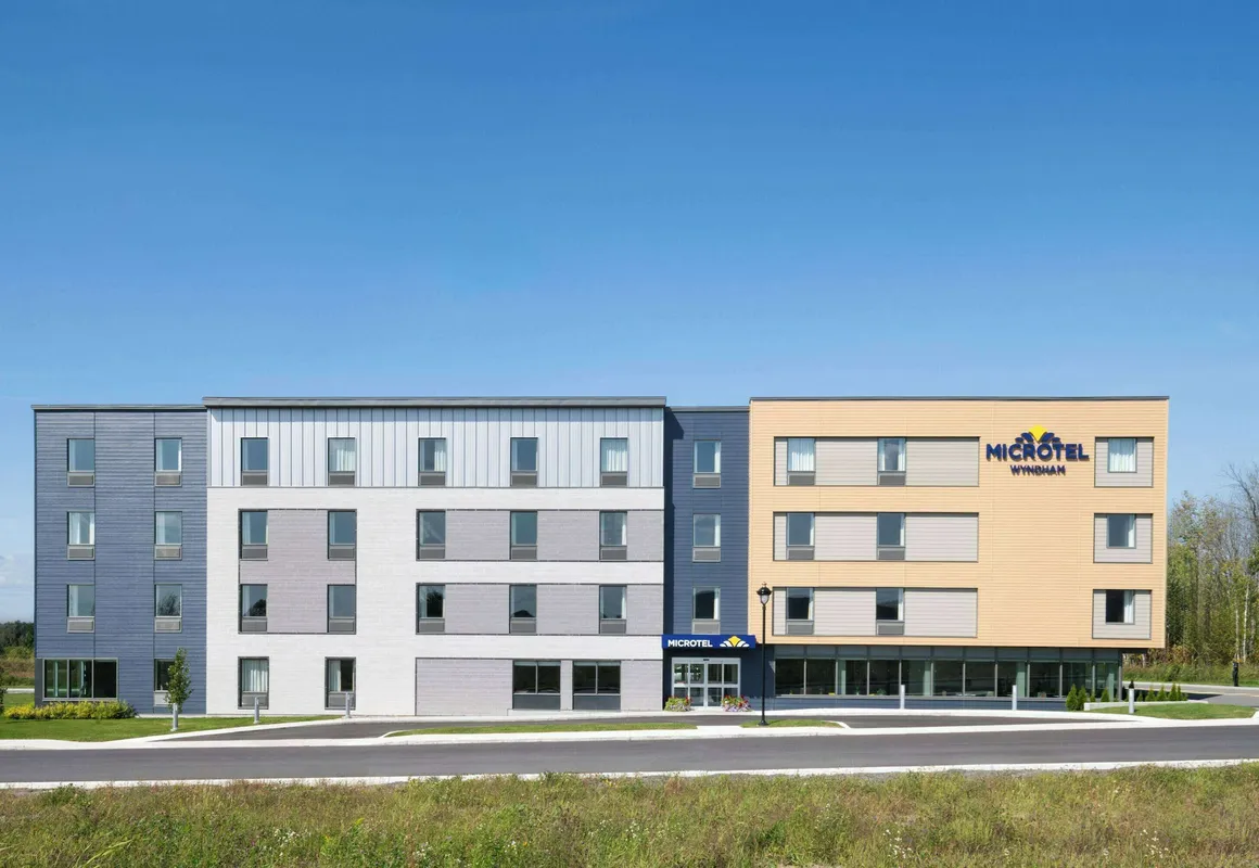 Microtel by Wyndham Lachute hotel hero