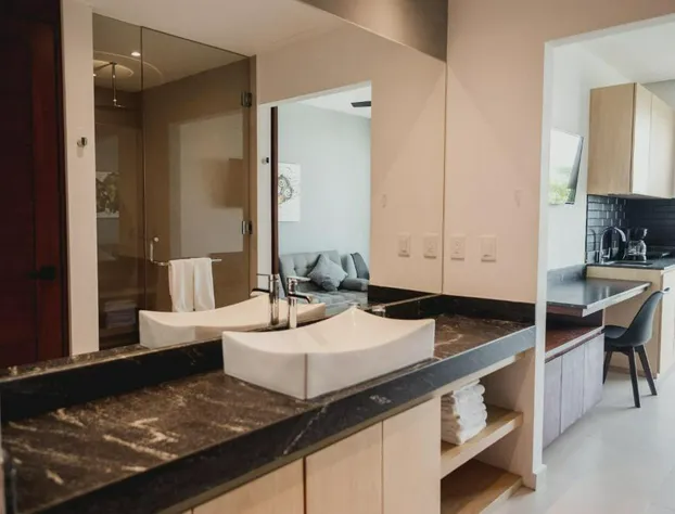 Phantom Suites hotel detail image 3