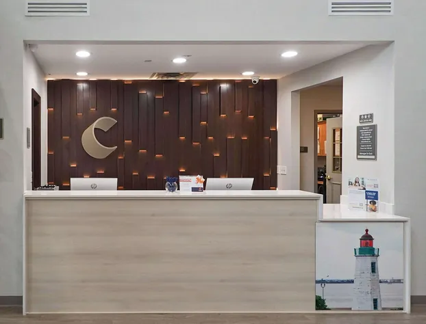 Comfort Inn & Suites Hampton near Coliseum hotel detail image 4