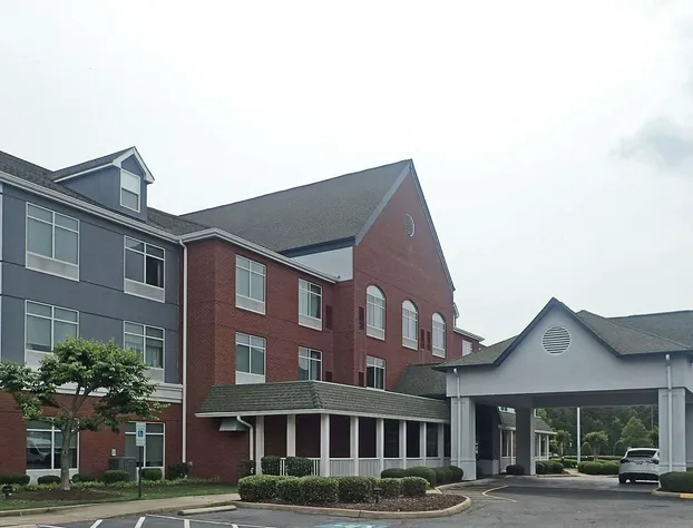 Comfort Inn & Suites Hampton near Coliseum hotel detail image 3