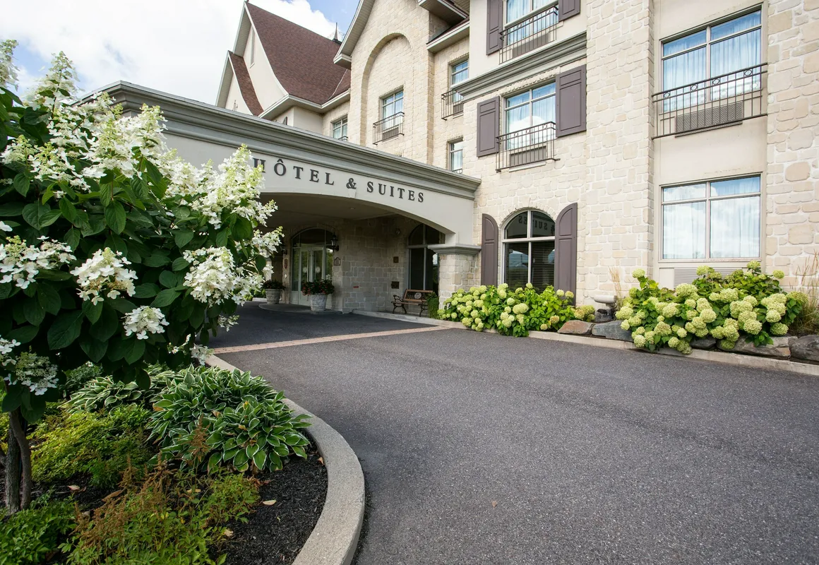 Hotel Vallea Bromont, Tapestry Collection by Hilton hotel hero