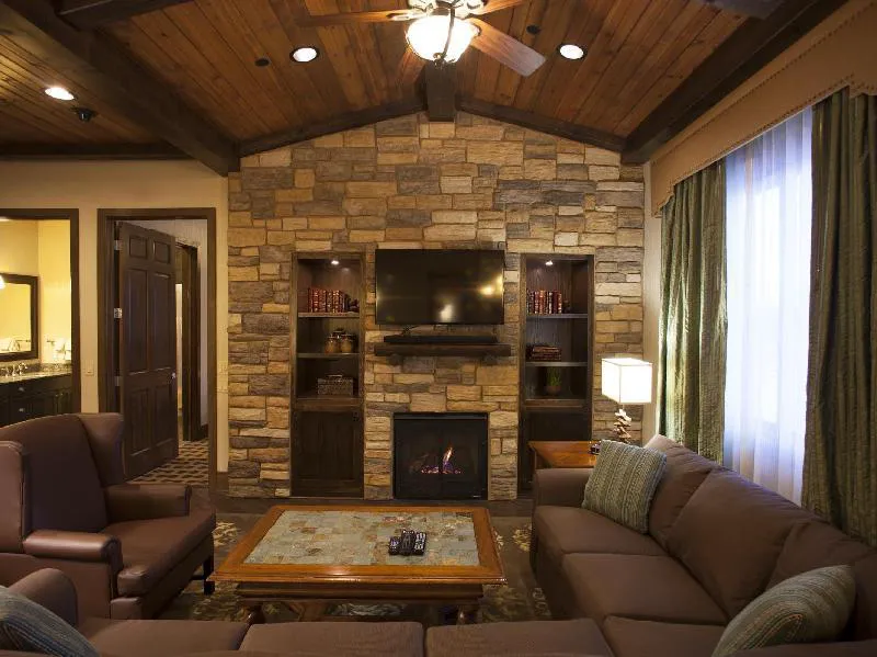 Glacier Canyon Resort by ResortShare hotel hero