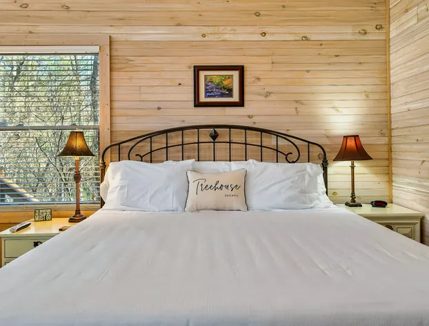 Rivers Edge Treehouses hotel detail image 4