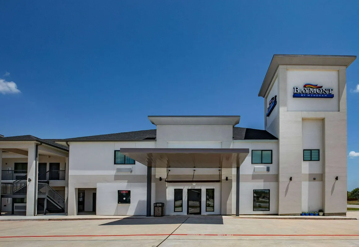 Baymont by Wyndham Freeport Texas hotel hero