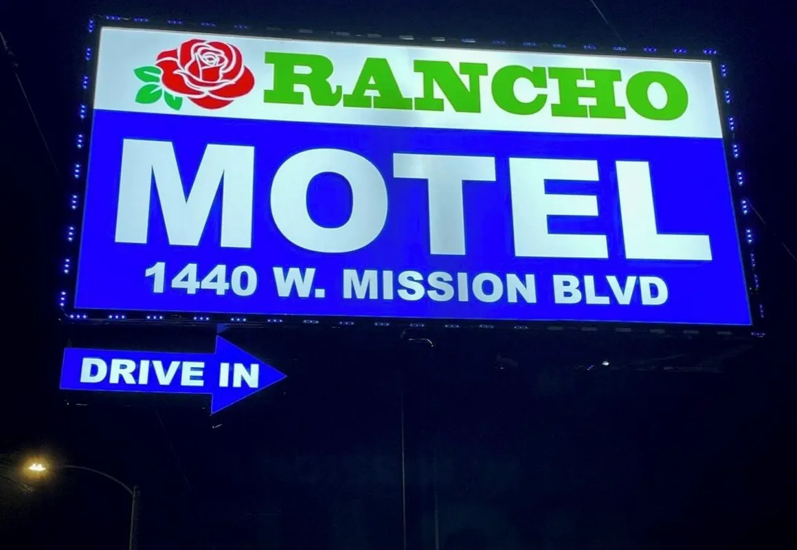 Rancho Motel hotel hero