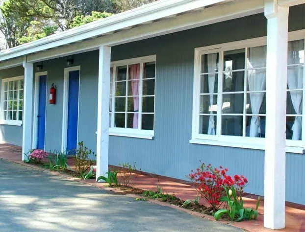 Tillicum Beach Motel (Deane's Oceanfront Lodge) hotel detail image 1