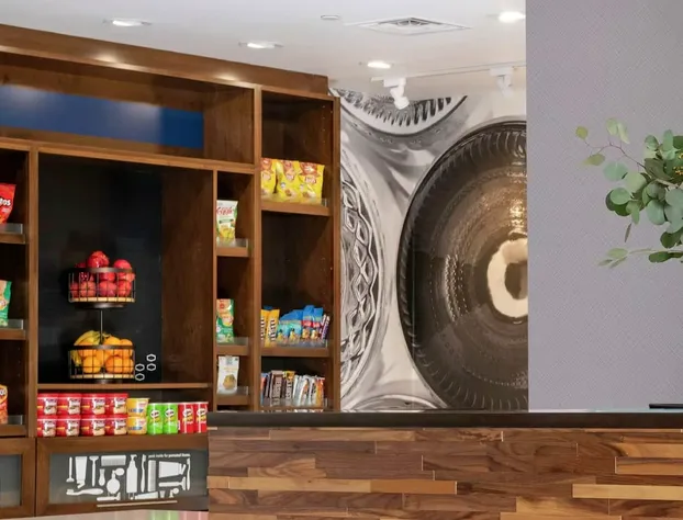 Hampton Inn Fort Myers Downtown hotel detail image 1