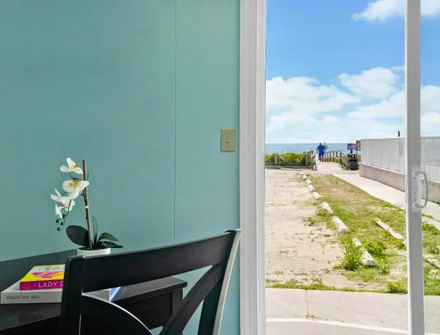 Admiral's Quarter hotel detail image 3