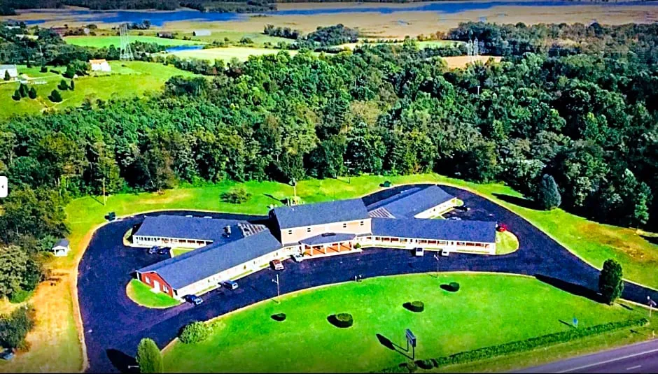 Thunderbird Motel hotel hero