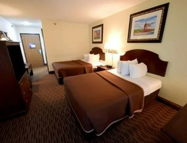 Grand Mackinaw Beachfront and Waterpark hotel detail image 3