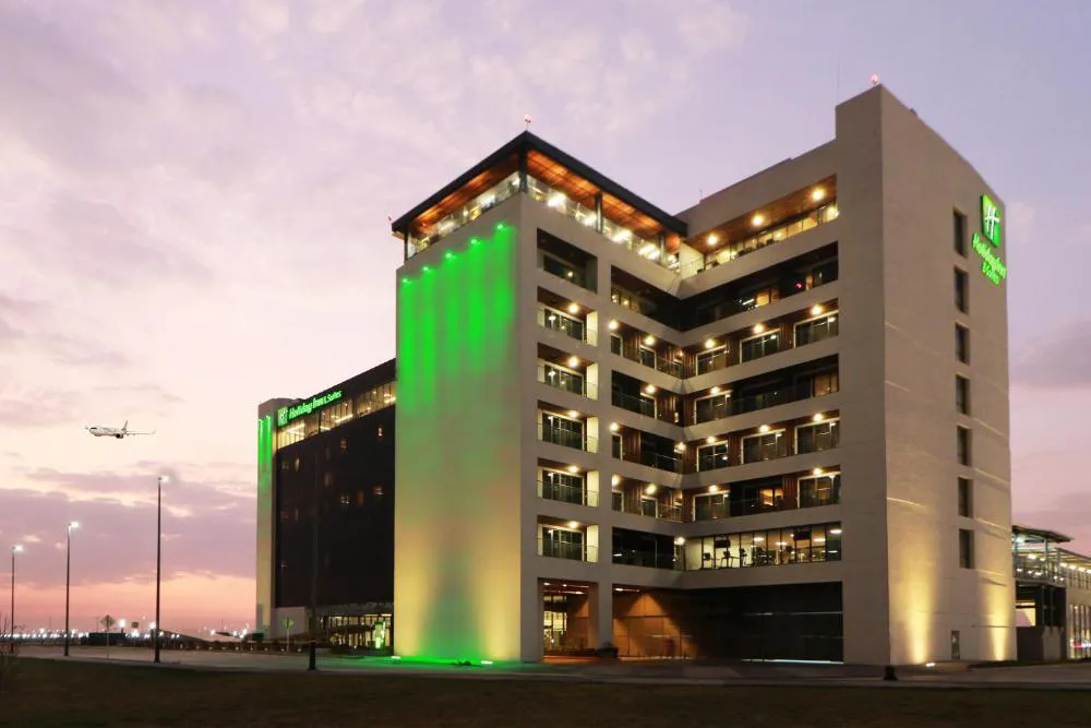 Holiday Inn and Suites Mexico Felipe Angeles Airport hotel hero