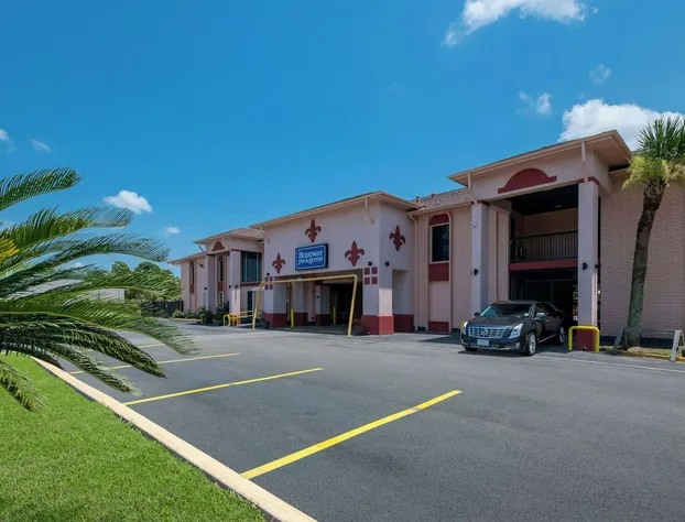 Rodeway Inn & Suites New Orleans East hotel detail image 1