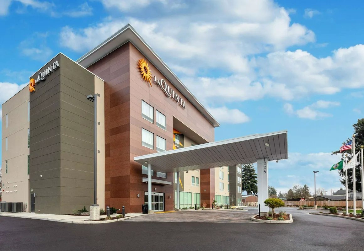 La Quinta Inn & Suites by Wyndham Centralia hotel hero