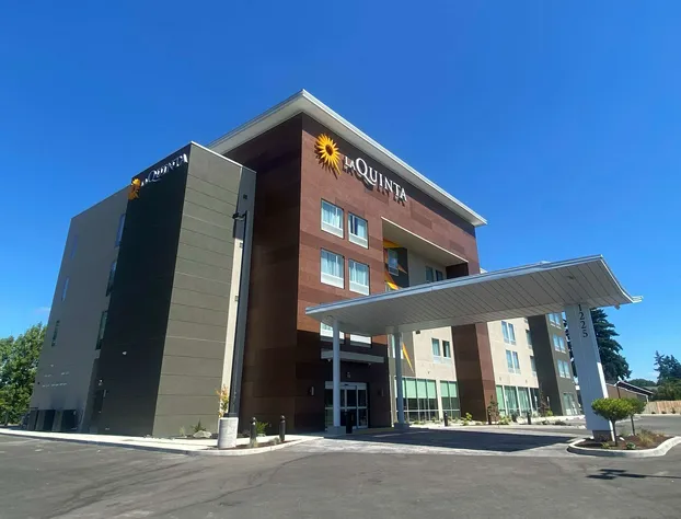 La Quinta Inn & Suites by Wyndham Centralia hotel detail image 1