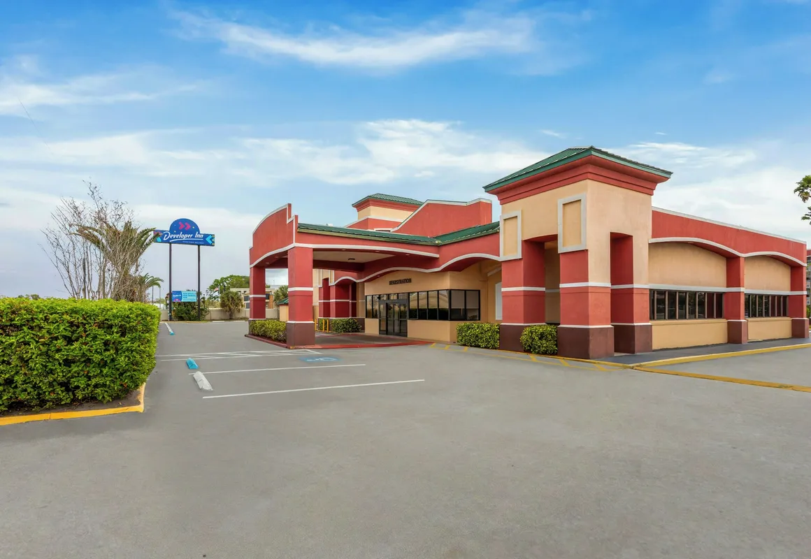 Baymont by Wyndham Orlando North Millenia hotel hero