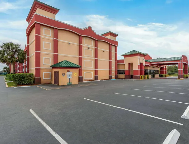 Baymont by Wyndham Orlando North Millenia hotel detail image 1