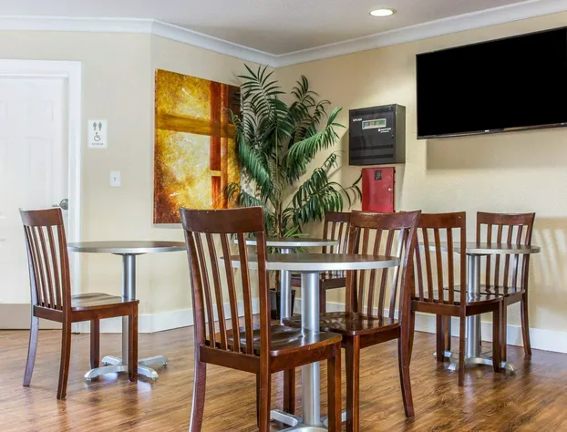 Suburban Studios Kennesaw-Marietta North hotel detail image 4