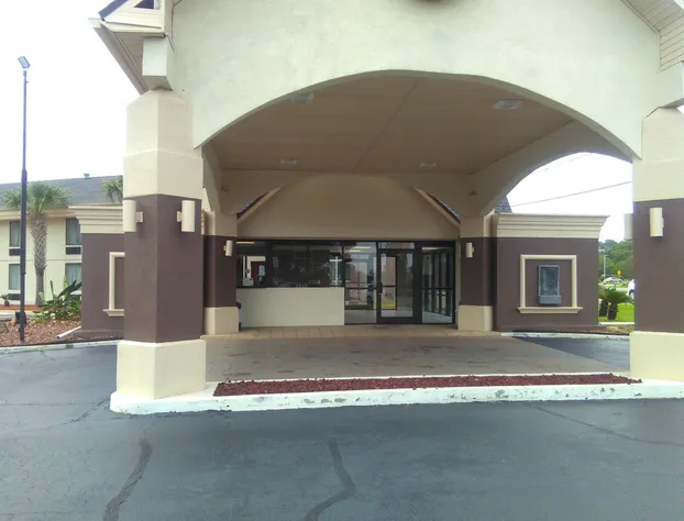 Regency inn and Suites hotel detail image 2