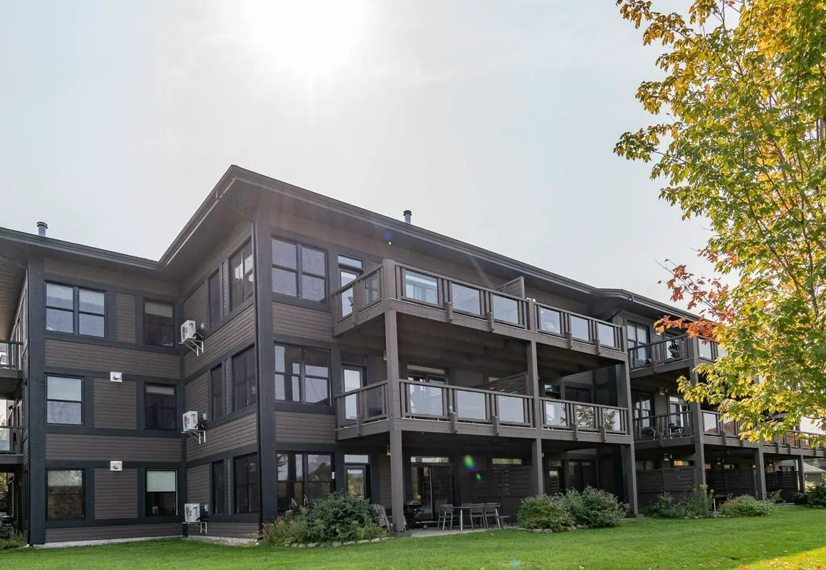 Suites sur Lac Superieur-Mont-Tremblant hotel hero