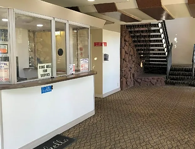 Grove Motel hotel detail image 4