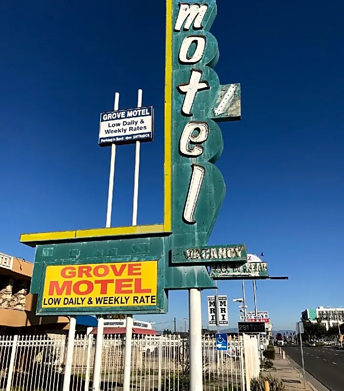Grove Motel hotel hero